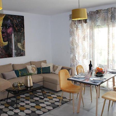 Los Boliches Holidays Suites فوينخيرولا المظهر الخارجي الصورة
