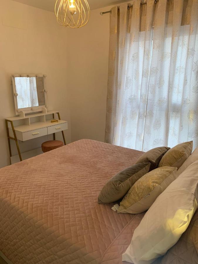Los Boliches Holidays Suites فوينخيرولا المظهر الخارجي الصورة